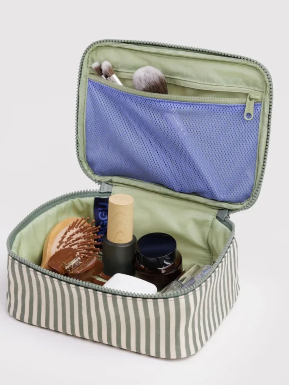 BAGGU Small Cosmetic Case In Sage Stripe
